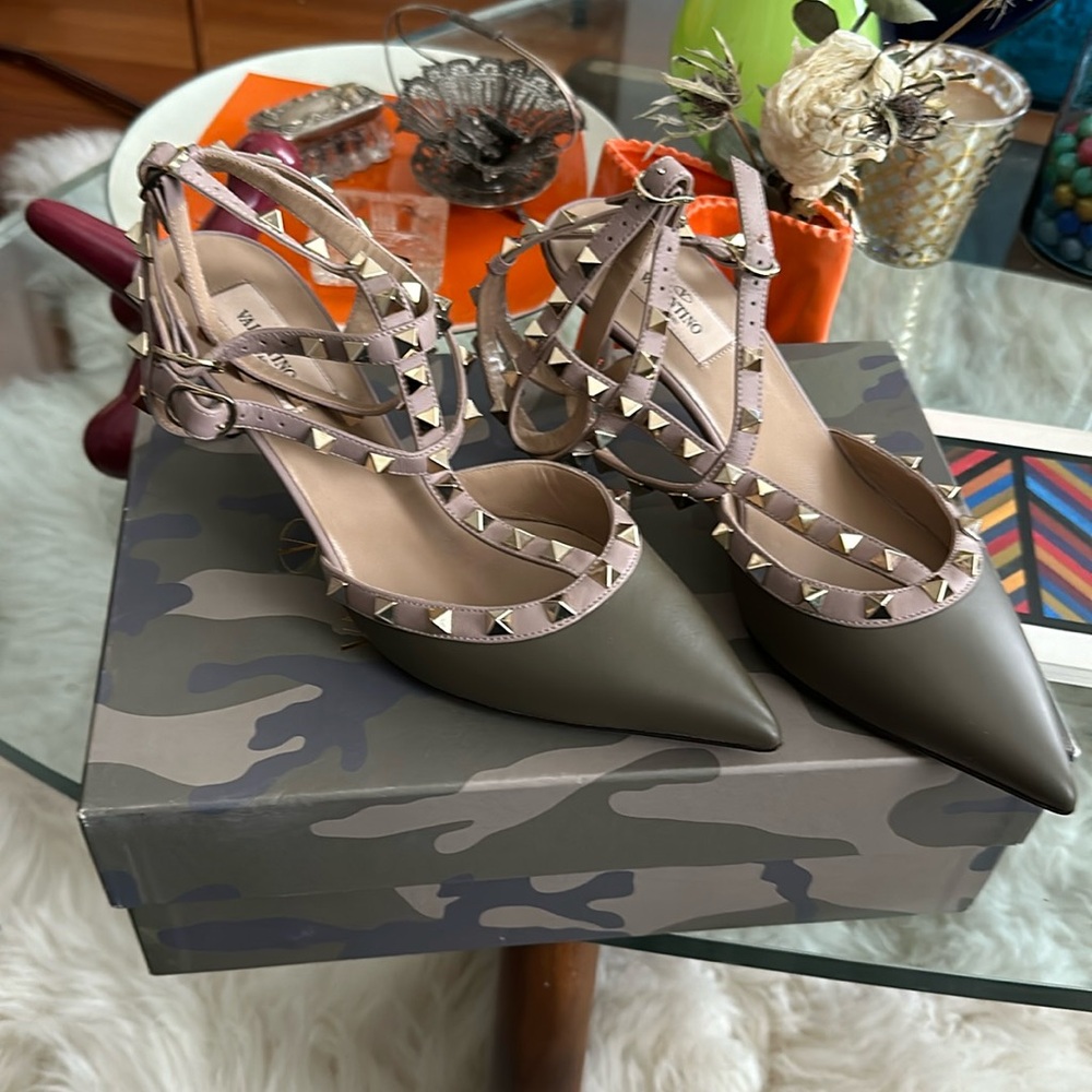 Valentino Olive Green ROCKSTUD CAGED PUMP 65MM